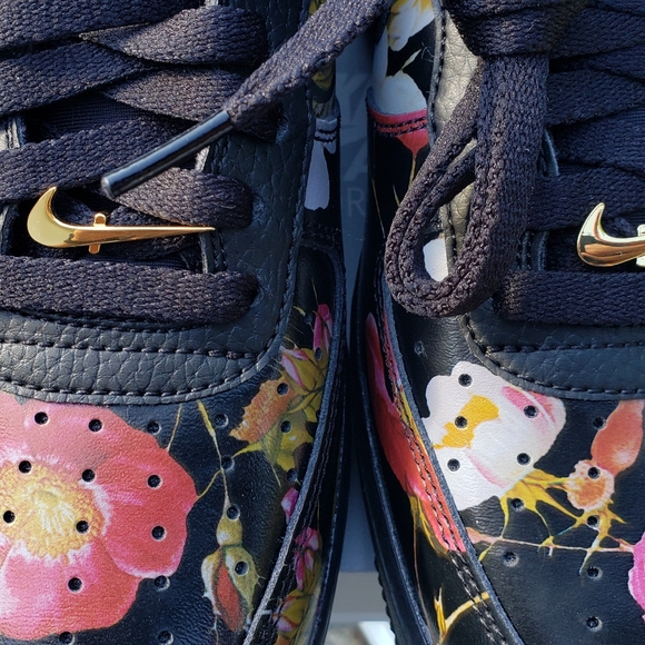 WMNS (W) Air Force 1 Low - Picture 9 of 9